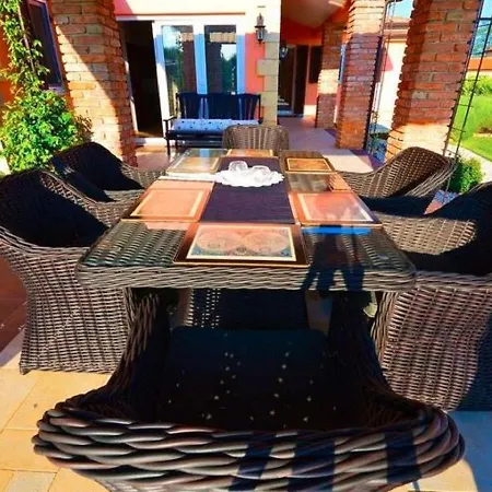 Gorgeous Holiday In With Private Pool *