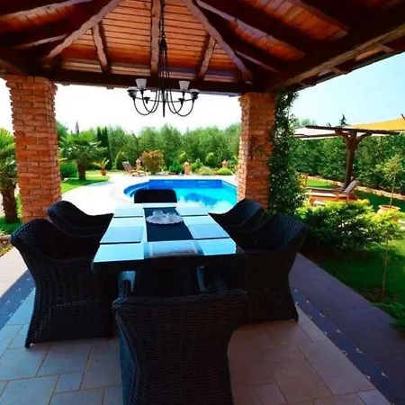 Gorgeous Holiday In With Private Pool *